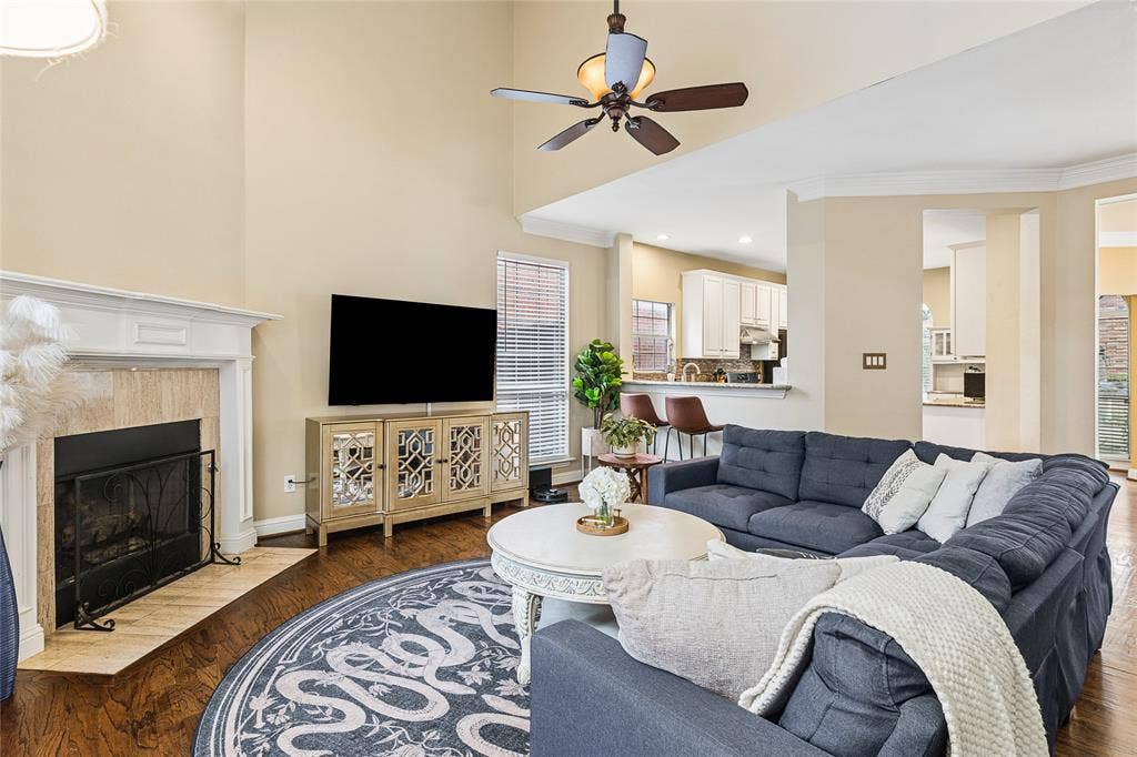 8920 White Pine Lane, Dallas, TX 75238 8920 White Pine Lane, Dallas, TX 75238