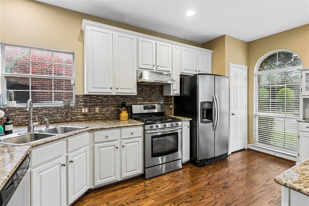 8920 White Pine Lane, Dallas, TX 75238 8920 White Pine Lane, Dallas, TX 75238