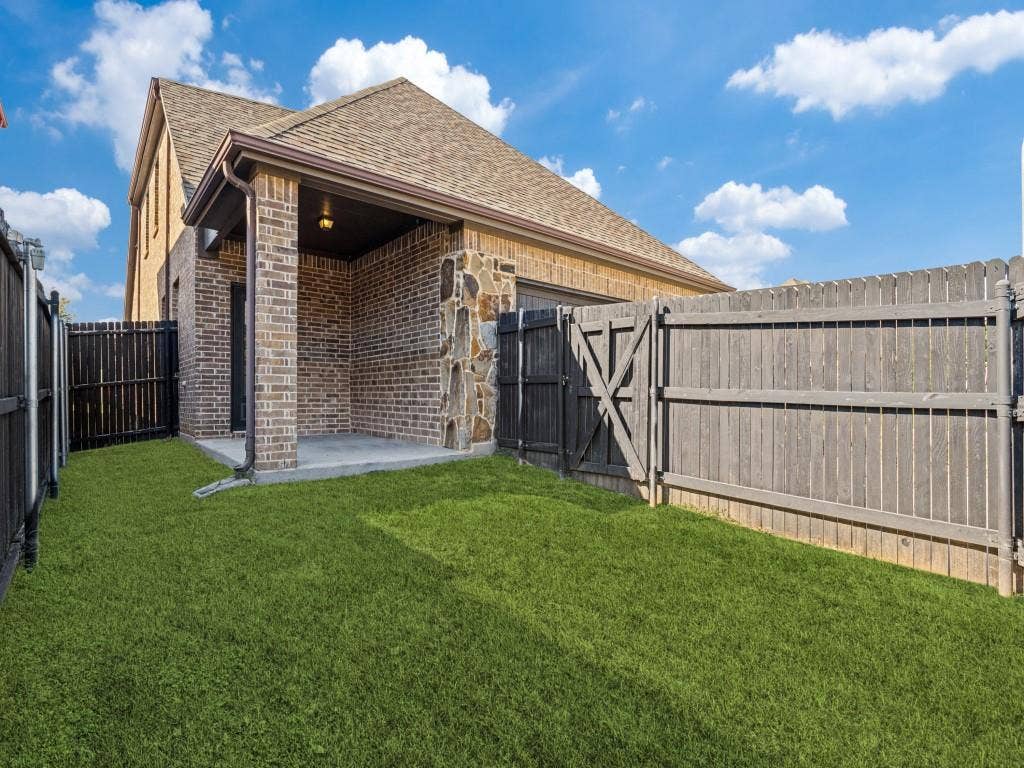 8212 Whistling Duck Drive, Fort Worth, TX 76118