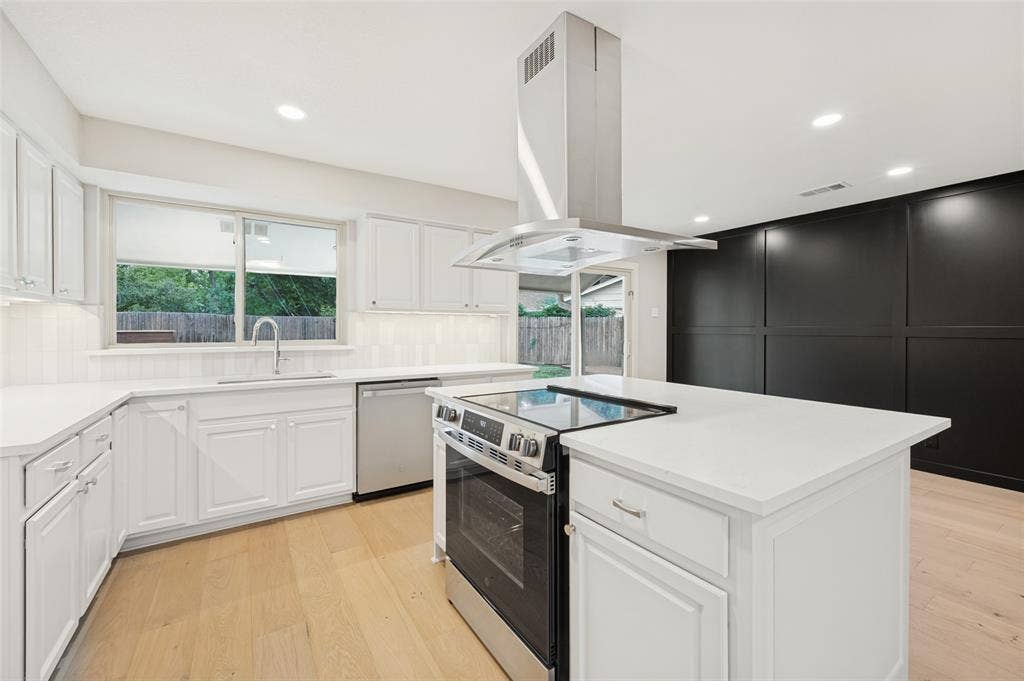 3706 Windsor Street, Irving, TX 75062 3706 Windsor Street, Irving, TX 75062
