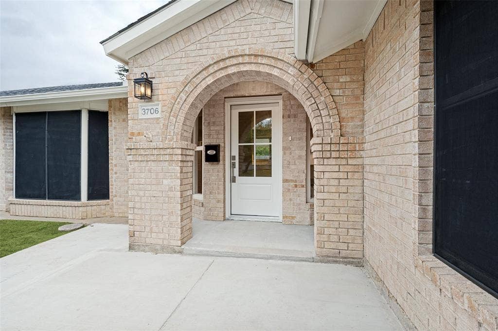 3706 Windsor Street, Irving, TX 75062 3706 Windsor Street, Irving, TX 75062