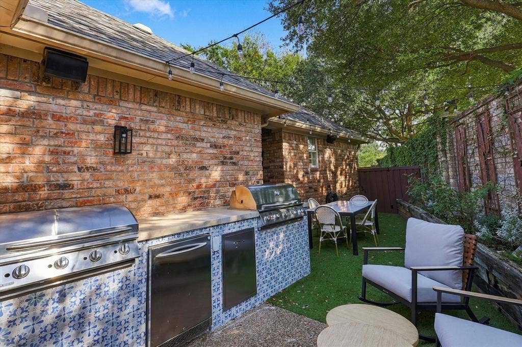 17102 Vista Tree Circle, Dallas, TX 75248