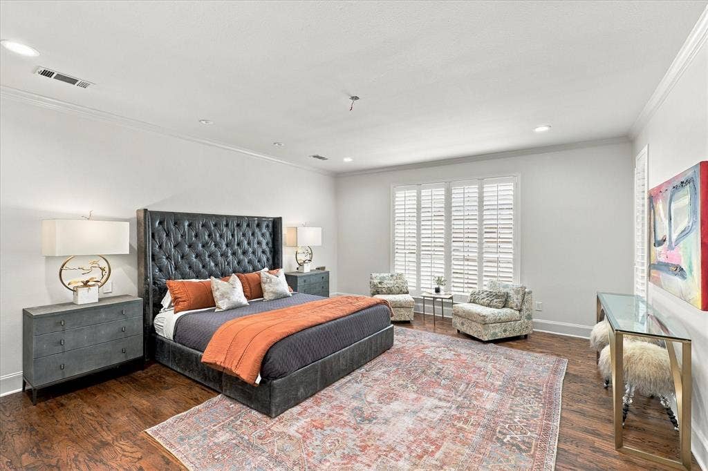 Generous primary suite.