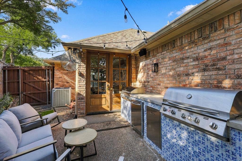 17102 Vista Tree Circle, Dallas, TX 75248
