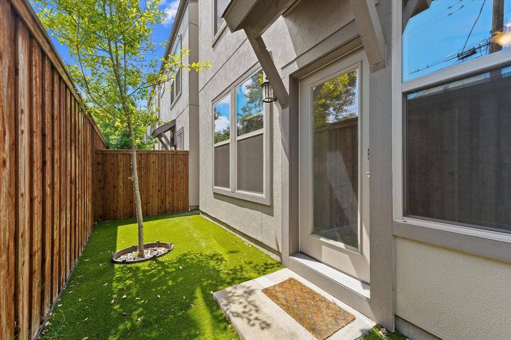 5160 Brickellia Drive, Dallas, TX 75209 5160 Brickellia Drive, Dallas, TX 75209