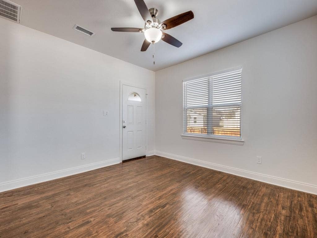 4306 Jamaica Street, Dallas, TX 75210 4306 Jamaica Street, Dallas, TX 75210