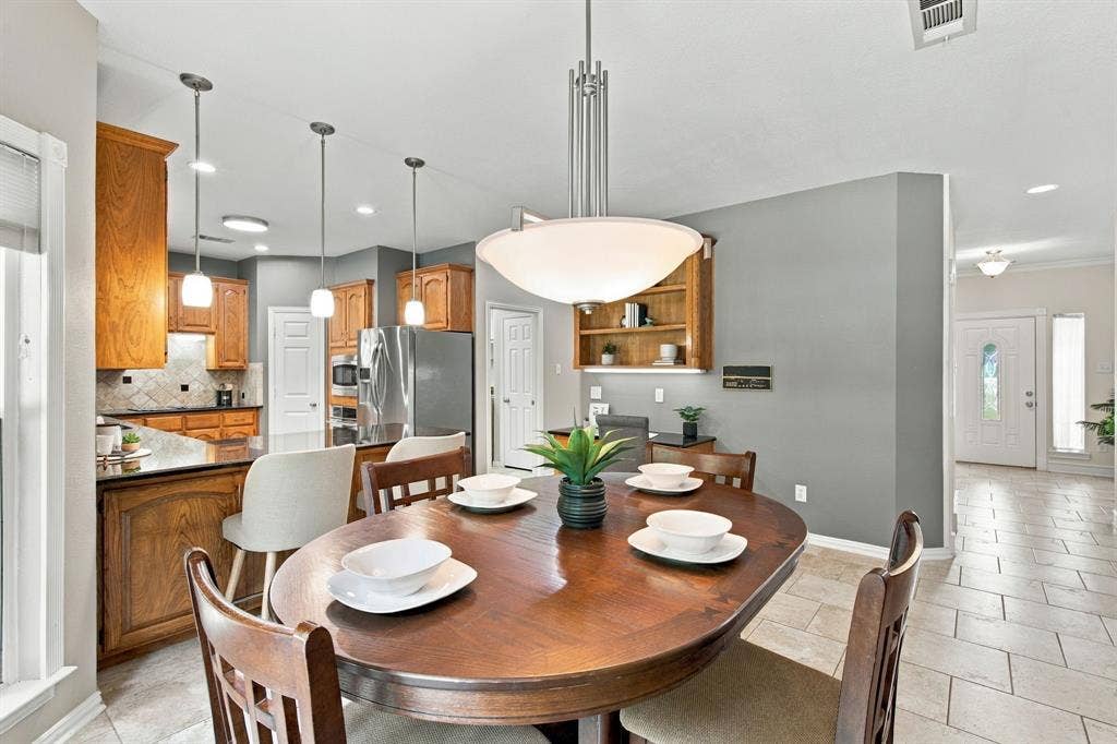 5904 Highland Hills Lane, Colleyville, TX 76034 5904 Highland Hills Lane, Colleyville, TX 76034