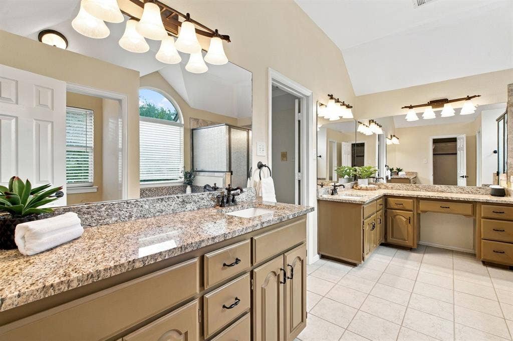 5904 Highland Hills Lane, Colleyville, TX 76034 5904 Highland Hills Lane, Colleyville, TX 76034