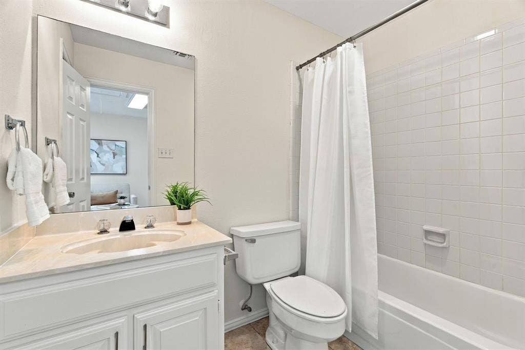 5904 Highland Hills Lane, Colleyville, TX 76034 5904 Highland Hills Lane, Colleyville, TX 76034