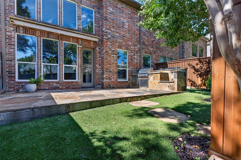 2424 Greymoore Drive, Frisco, TX 75034