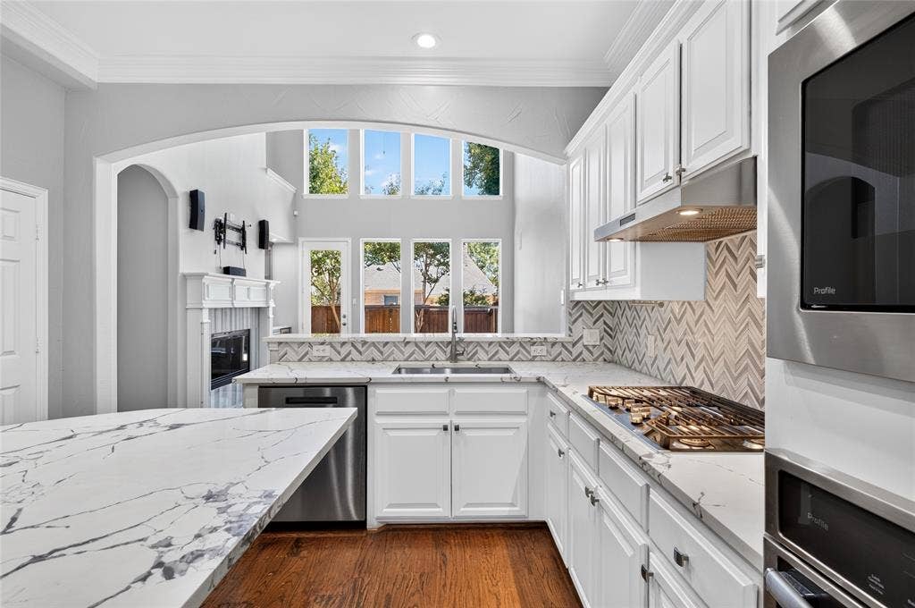2424 Greymoore Drive, Frisco, TX 75034