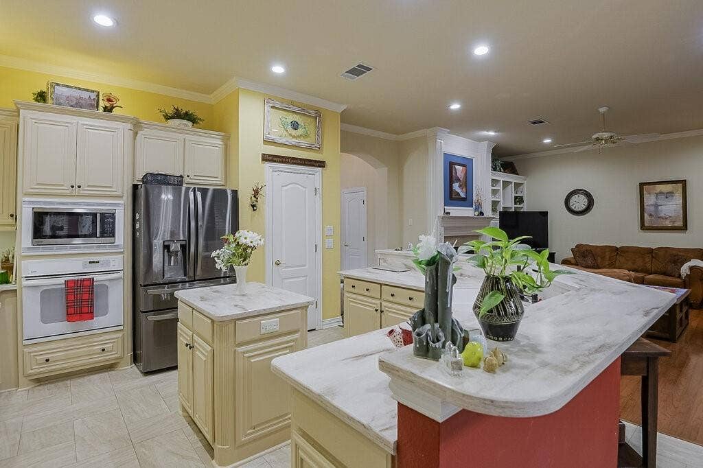5024 Southpoint Drive, Arlington, TX 76017