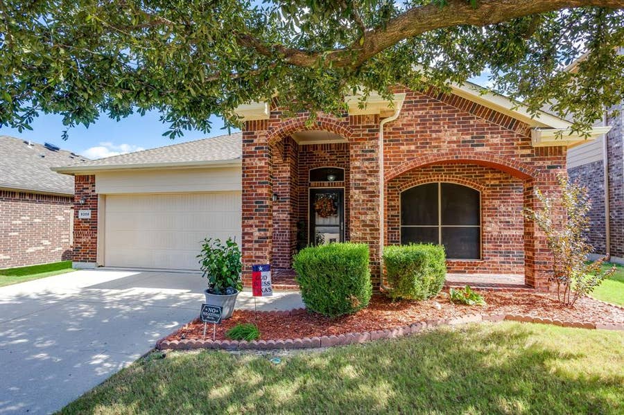 Property photo for 8208 Sleeping Doe Drive, Fort Worth, TX