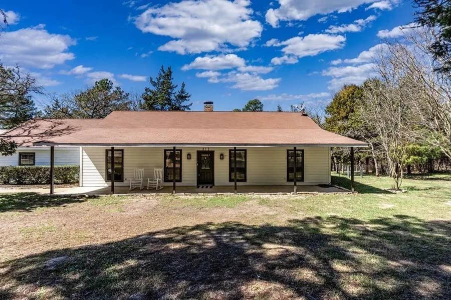 Property photo for 812 An County Road 3193, Frankston, TX