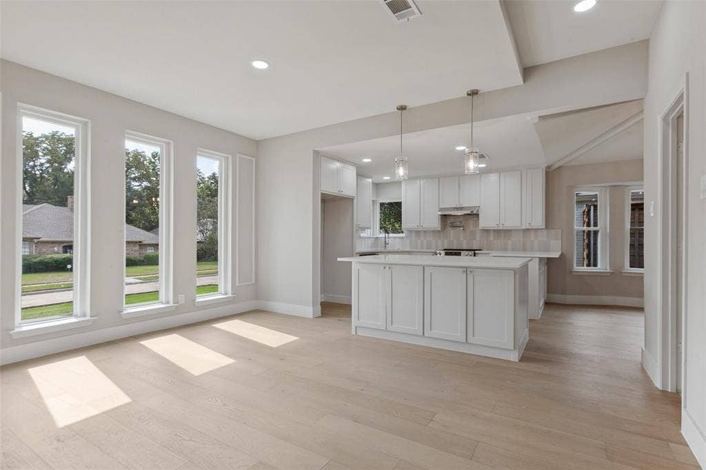 1909 Chestnut Hill Lane, Richardson, TX 75082 1909 Chestnut Hill Lane, Richardson, TX 75082