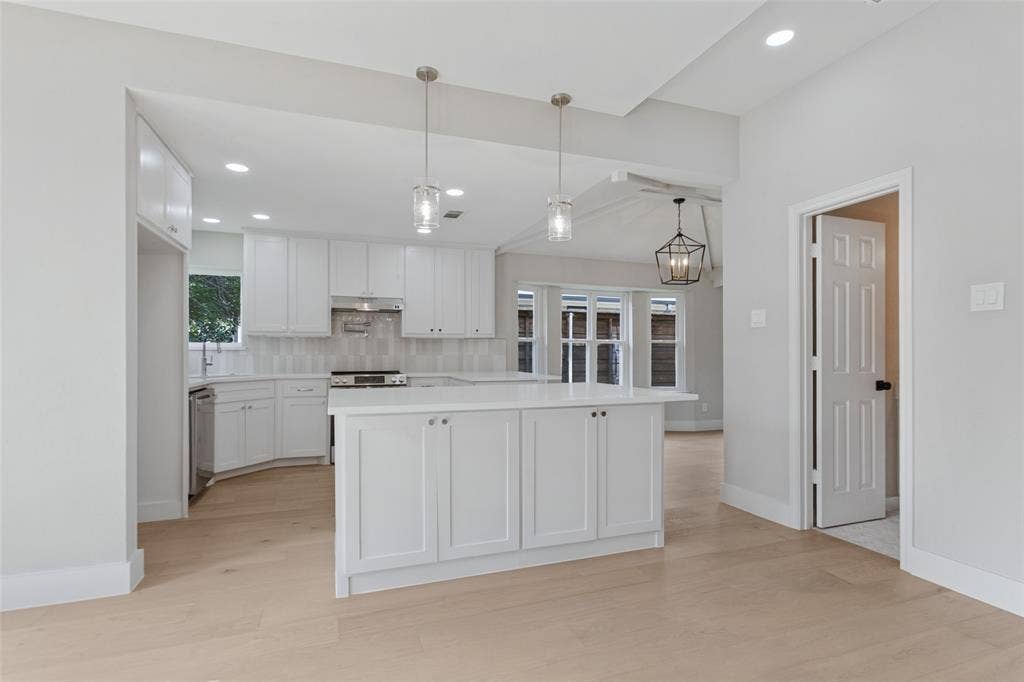 1909 Chestnut Hill Lane, Richardson, TX 75082 1909 Chestnut Hill Lane, Richardson, TX 75082