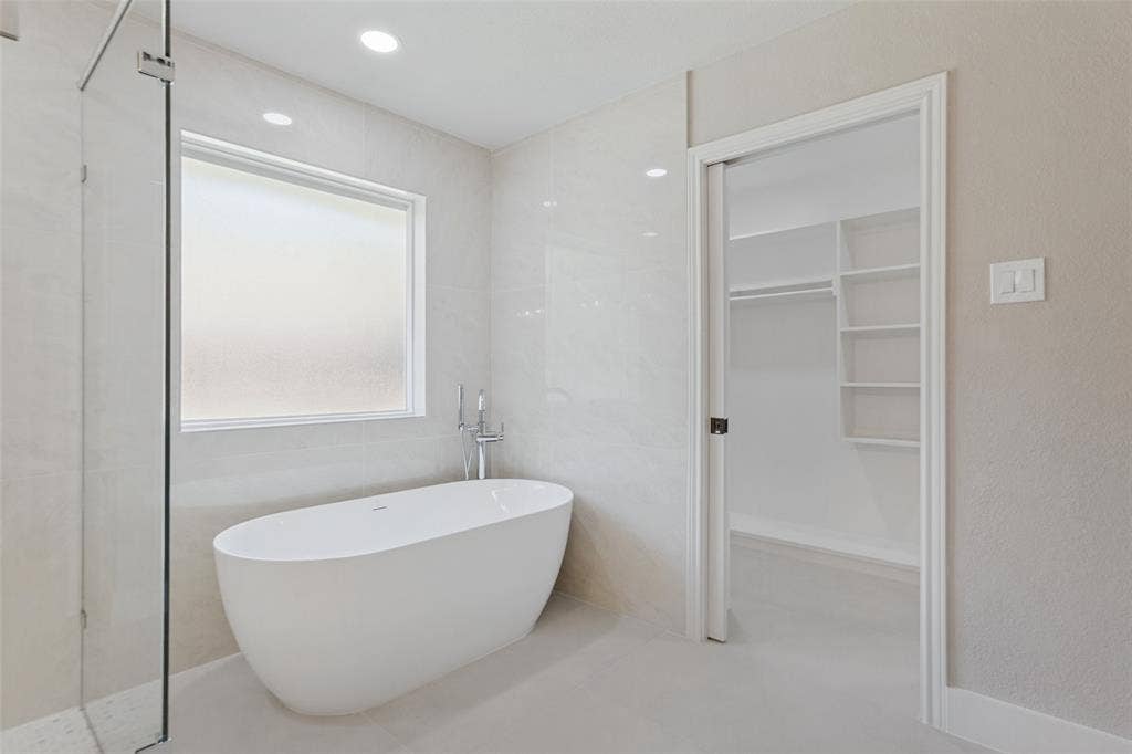 1909 Chestnut Hill Lane, Richardson, TX 75082 1909 Chestnut Hill Lane, Richardson, TX 75082