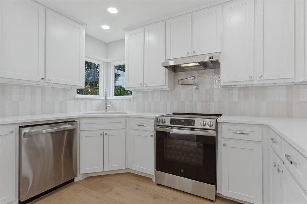 1909 Chestnut Hill Lane, Richardson, TX 75082 1909 Chestnut Hill Lane, Richardson, TX 75082