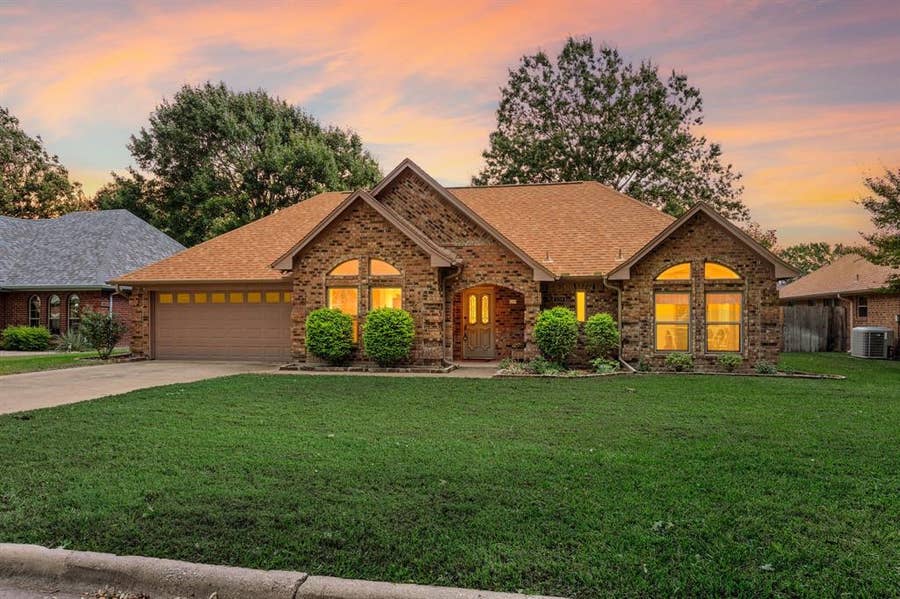 Property photo for 339 Park North Lane, Keller, TX