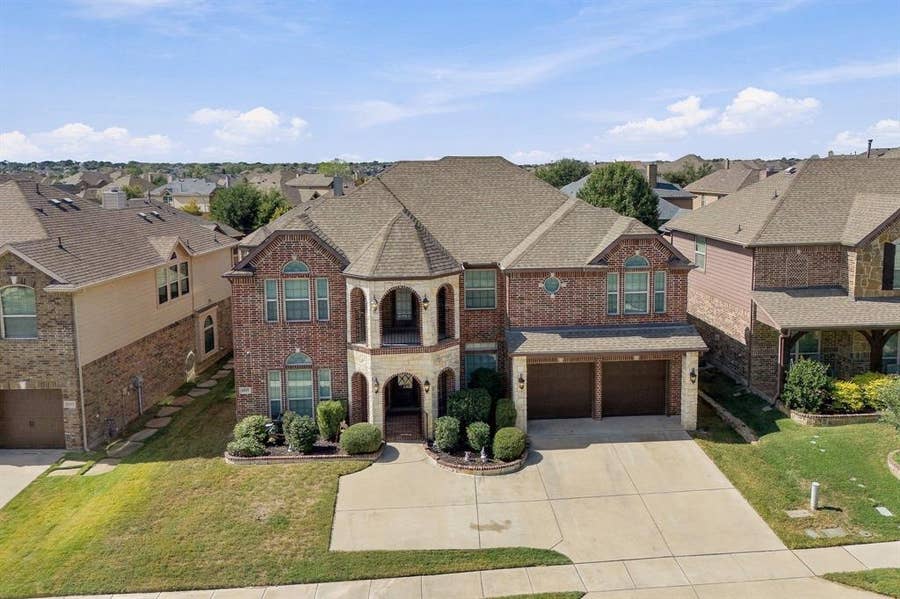 Property photo for 6117 Gibbons Creek Street, Fort Worth, TX