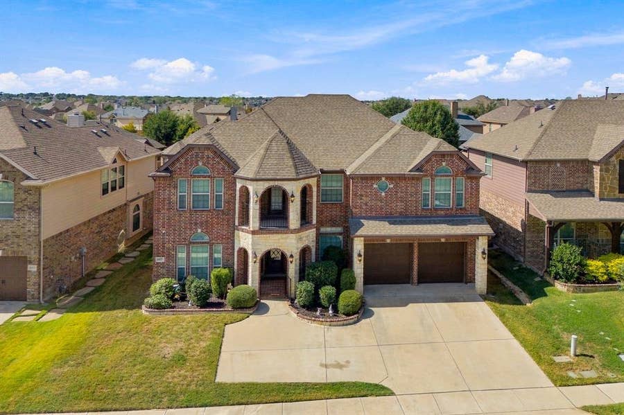 Property photo for 6117 Gibbons Creek Street, Fort Worth, TX