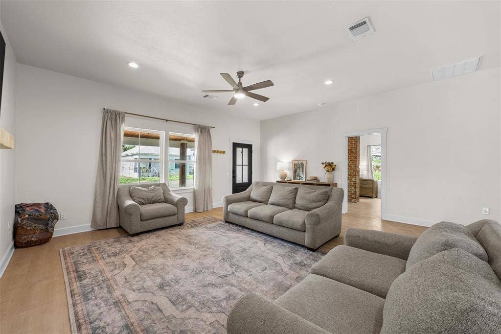 801 N 14th Street, Waco, TX 76707 801 N 14th Street, Waco, TX 76707