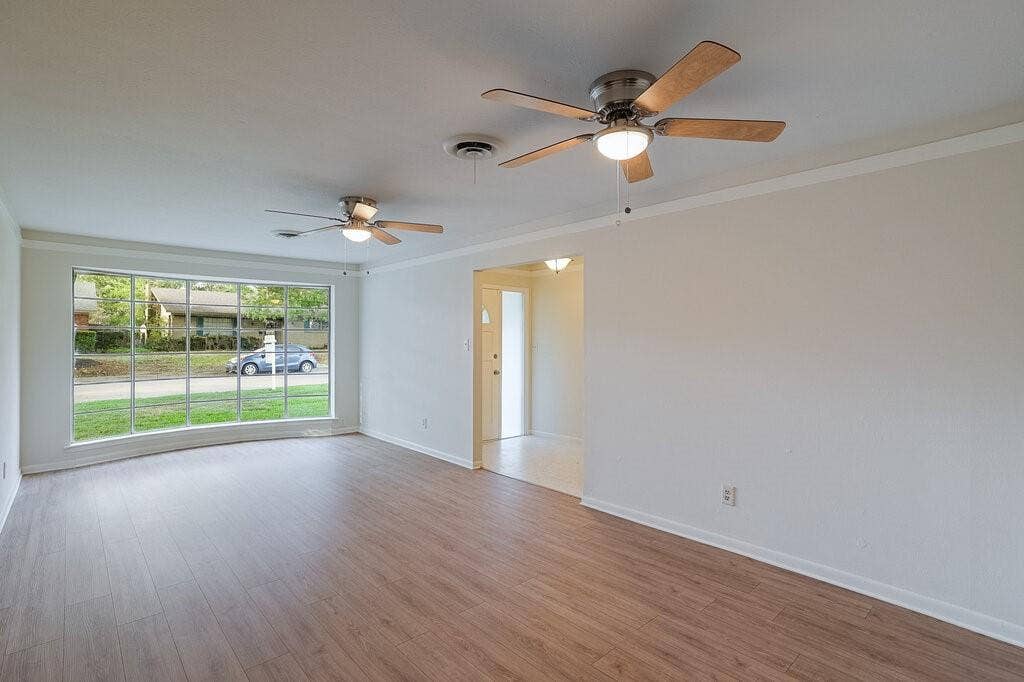 2709 Larkin Avenue, Fort Worth, TX 76133