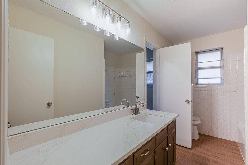 2709 Larkin Avenue, Fort Worth, TX 76133