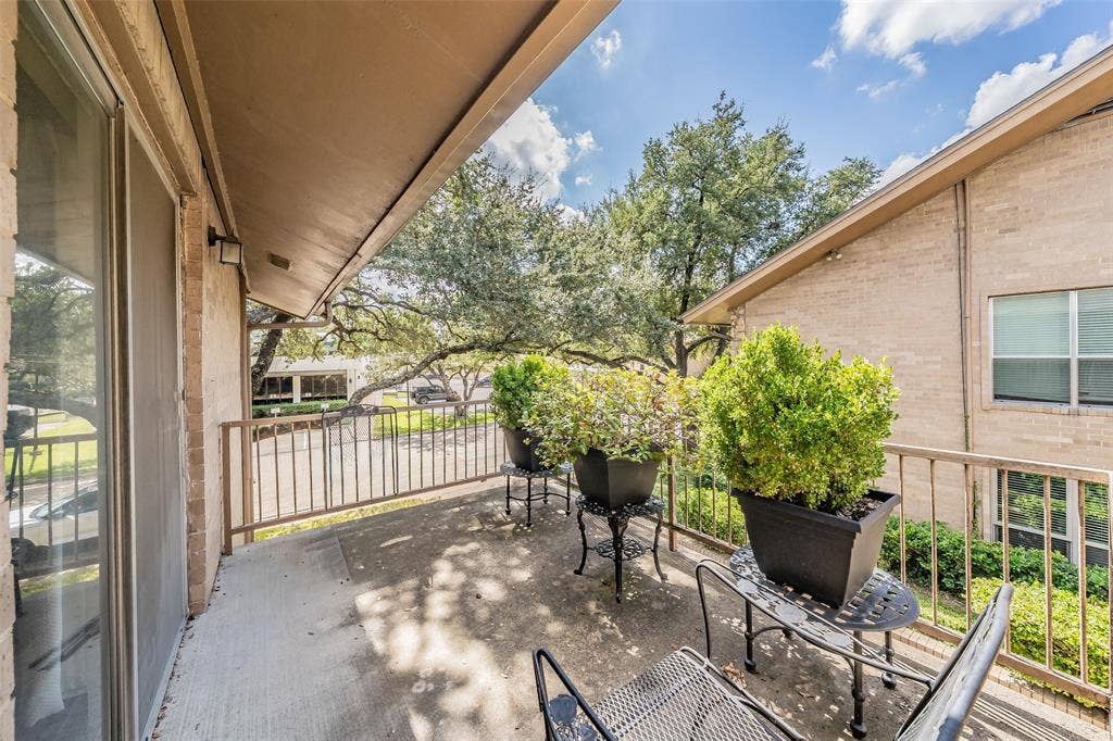 11338 Park Central Place, #D, Dallas, TX 75230 Patio