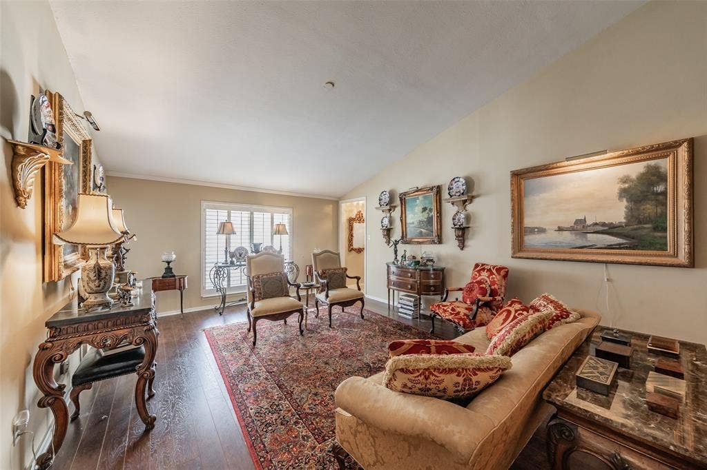 11338 Park Central Place, #D, Dallas, TX 75230 Spacious Living