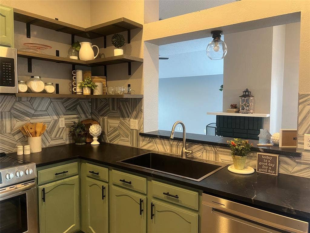 4125 Gardner Drive, The Colony, TX 75056 4125 Gardner Drive, The Colony, TX 75056
