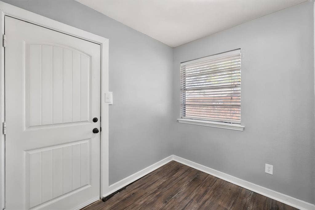 3003 Linda Drive, Ennis, TX 75119 3003 Linda Drive, Ennis, TX 75119