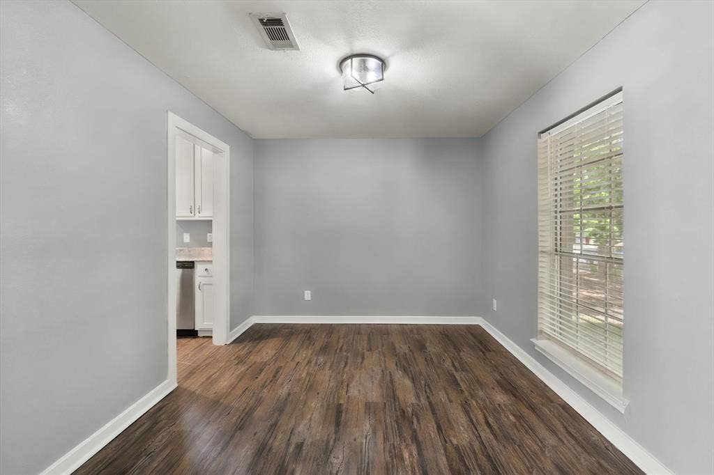 3003 Linda Drive, Ennis, TX 75119 3003 Linda Drive, Ennis, TX 75119