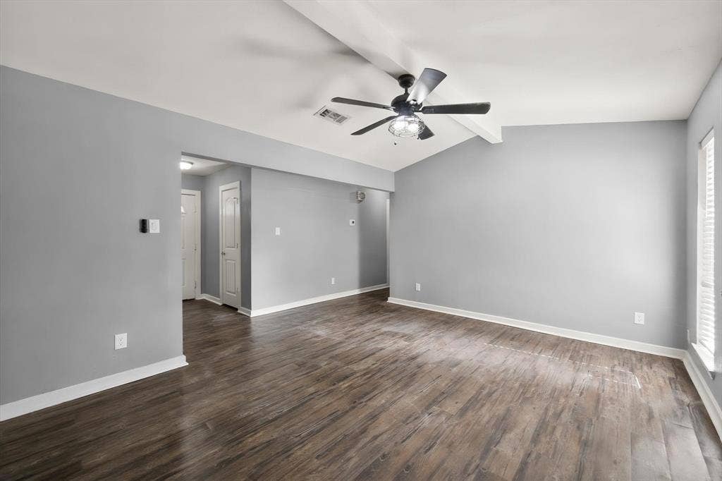 3003 Linda Drive, Ennis, TX 75119 3003 Linda Drive, Ennis, TX 75119
