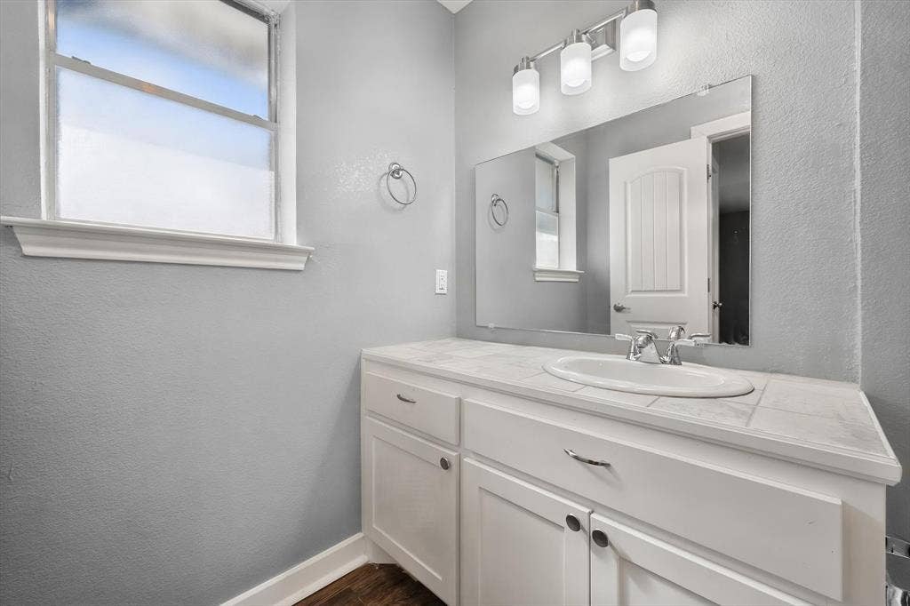 3003 Linda Drive, Ennis, TX 75119 3003 Linda Drive, Ennis, TX 75119