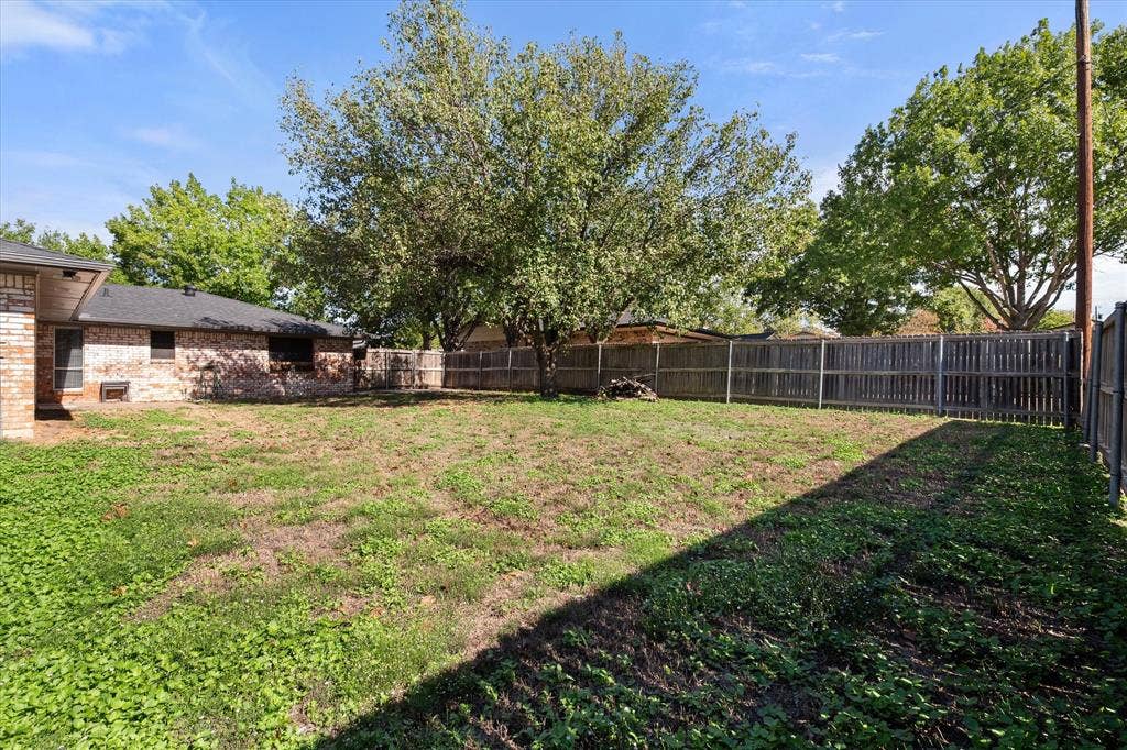 3003 Linda Drive, Ennis, TX 75119 3003 Linda Drive, Ennis, TX 75119