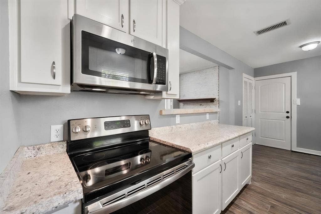 3003 Linda Drive, Ennis, TX 75119 3003 Linda Drive, Ennis, TX 75119