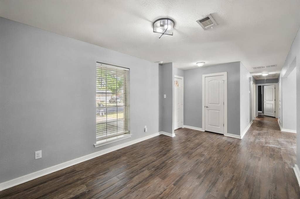 3003 Linda Drive, Ennis, TX 75119 3003 Linda Drive, Ennis, TX 75119