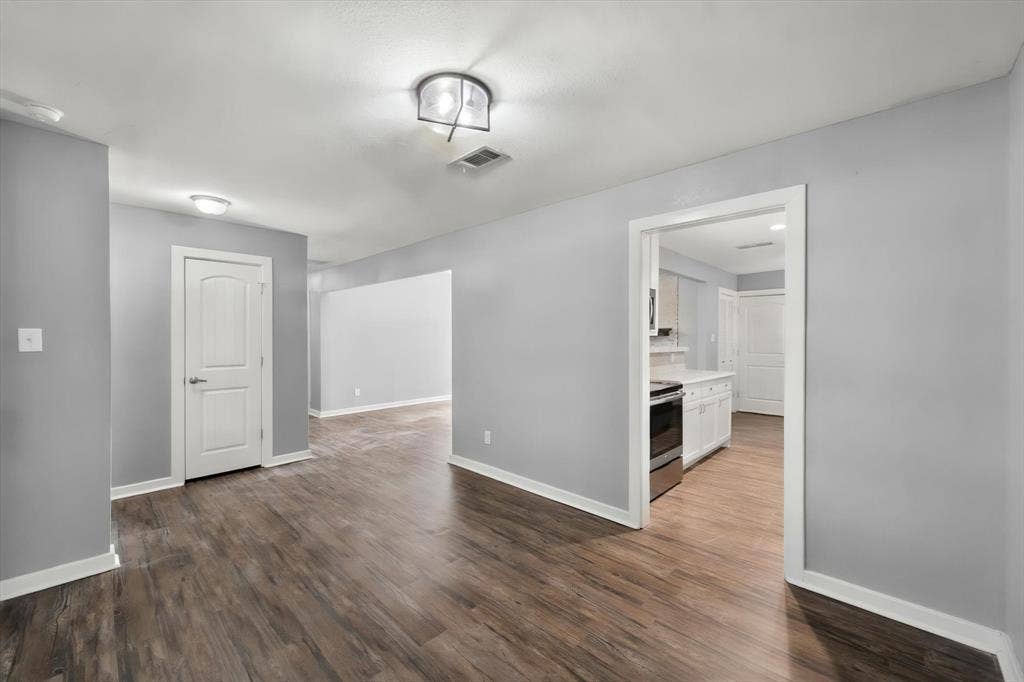 3003 Linda Drive, Ennis, TX 75119 3003 Linda Drive, Ennis, TX 75119