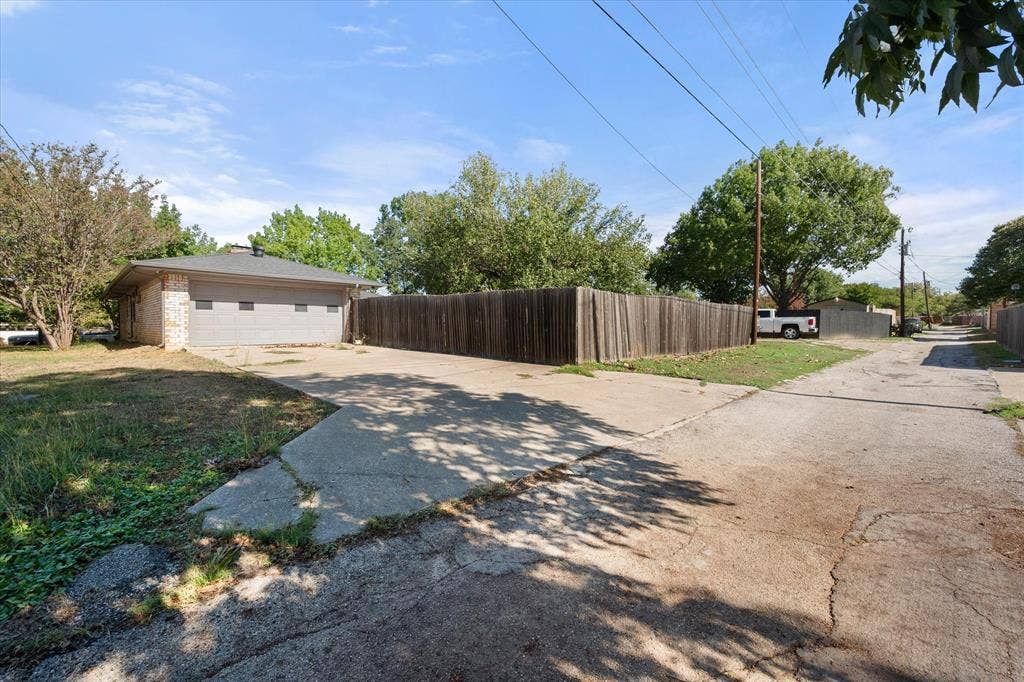 3003 Linda Drive, Ennis, TX 75119 3003 Linda Drive, Ennis, TX 75119