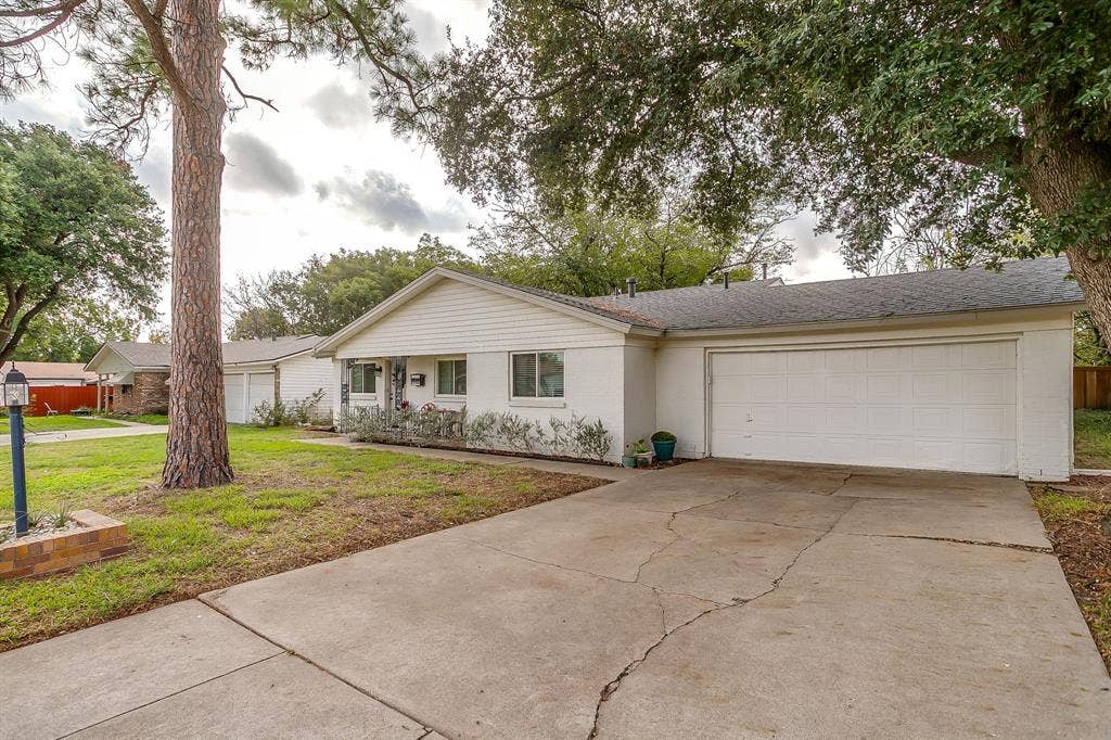 1033 Angela Court, Everman, TX 76140