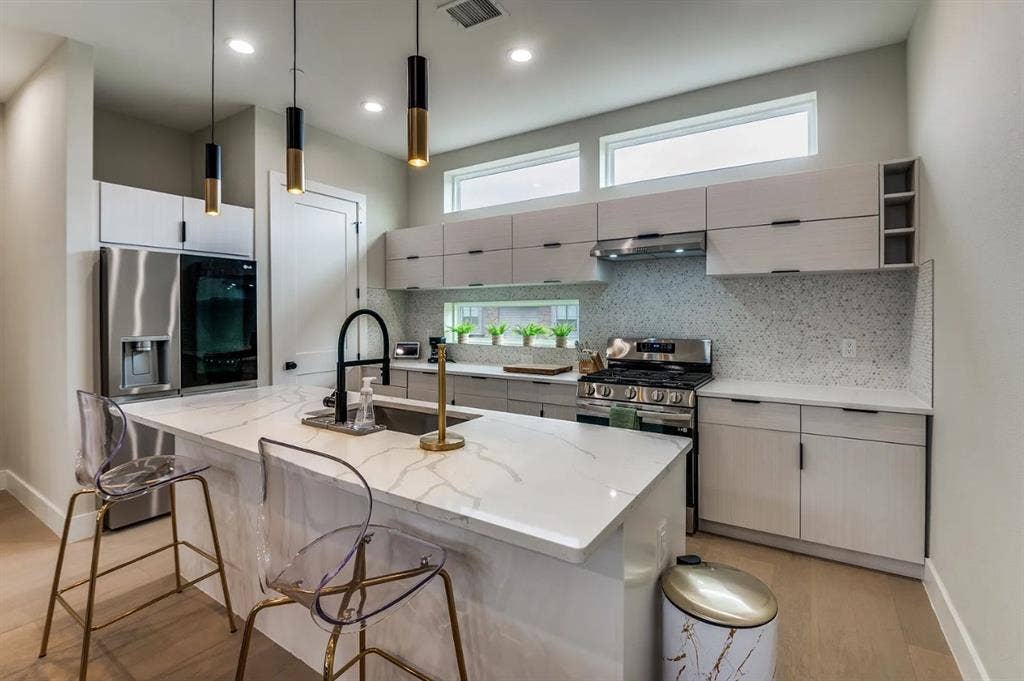 145 N Henderson Avenue, #104, Dallas, TX 75214 145 N Henderson Avenue, #104, Dallas, TX 75214