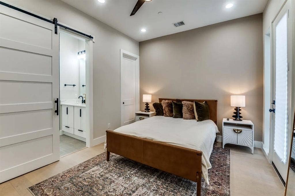 145 N Henderson Avenue, #104, Dallas, TX 75214 145 N Henderson Avenue, #104, Dallas, TX 75214