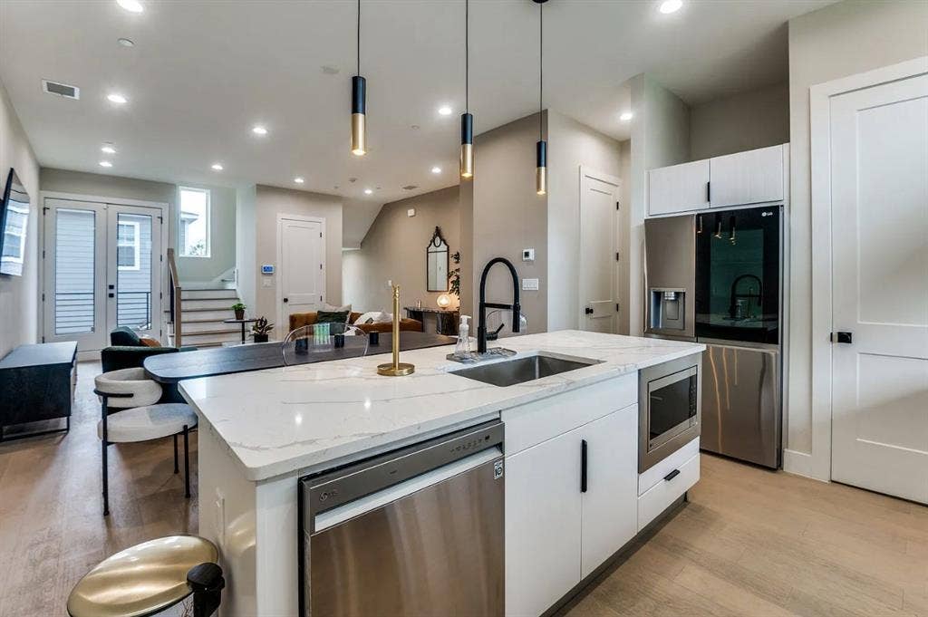 145 N Henderson Avenue, #104, Dallas, TX 75214 145 N Henderson Avenue, #104, Dallas, TX 75214