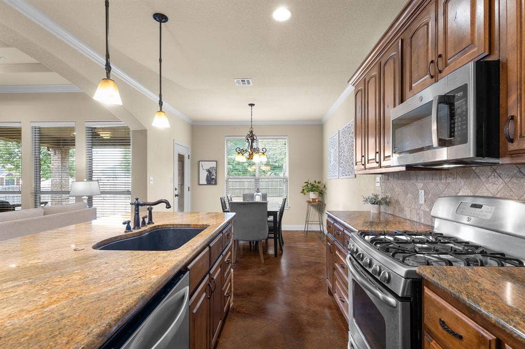 10300 Whitney Trace, Waco, TX 76708 10300 Whitney Trace, Waco, TX 76708