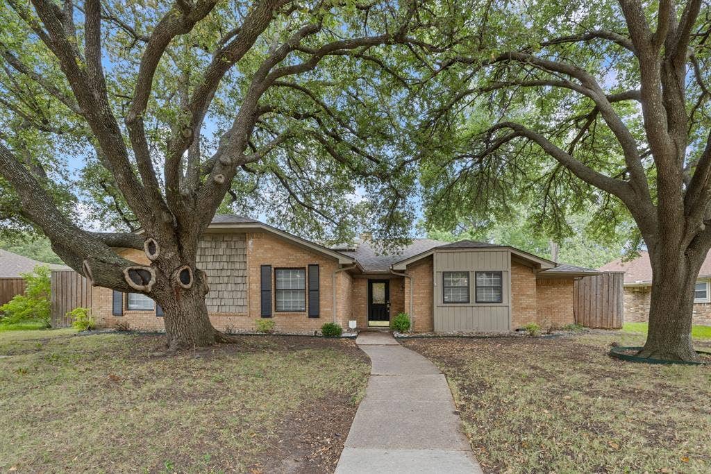 2301 Huntington Drive, Plano, TX 75075 2301 Huntington Drive, Plano, TX 75075