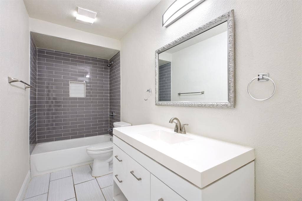 2301 Huntington Drive, Plano, TX 75075 2301 Huntington Drive, Plano, TX 75075