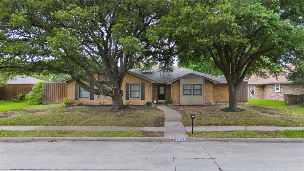 2301 Huntington Drive, Plano, TX 75075 2301 Huntington Drive, Plano, TX 75075