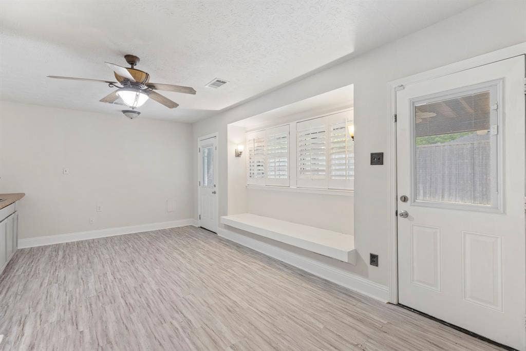 2301 Huntington Drive, Plano, TX 75075 2301 Huntington Drive, Plano, TX 75075