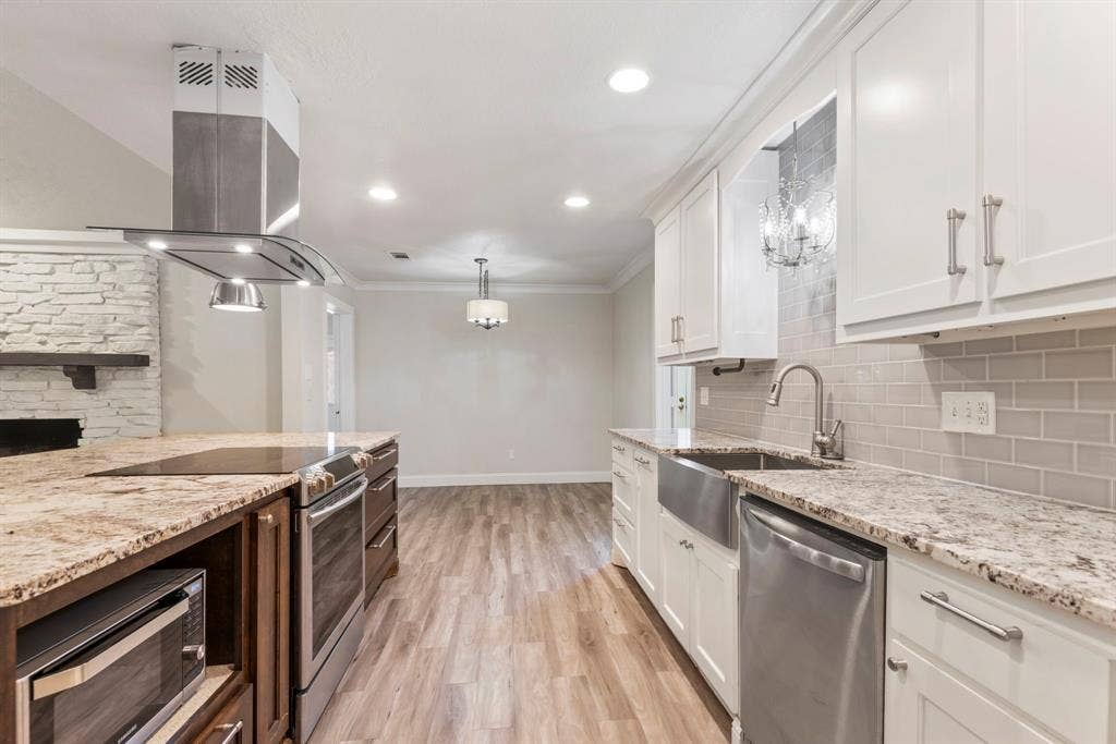 2301 Huntington Drive, Plano, TX 75075 2301 Huntington Drive, Plano, TX 75075